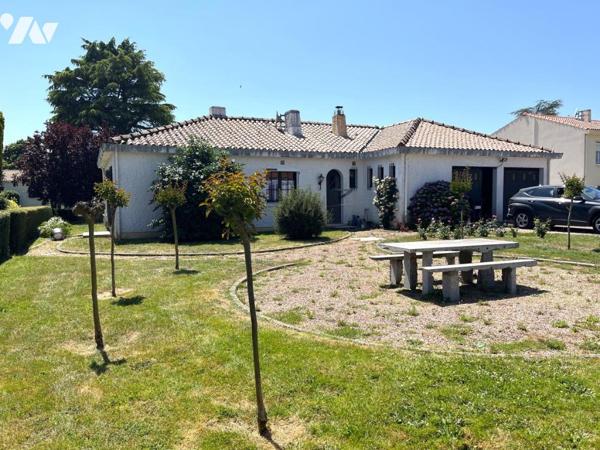 SAINT FLORENT DES BOIS - MAISON DE PLAIN PIED + LOGEMENT T2 INDEPENDANT