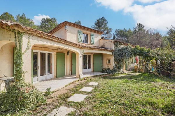 Propriété Rognes 5 pièces 124 m2 avec dépendance T2 sur parcelle de plus d'un hectare