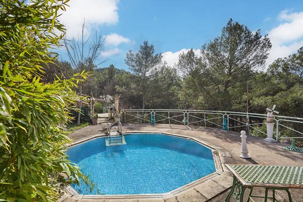 Propriété Rognes 5 pièces 124 m2 avec dépendance T2 sur parcelle de plus d'un hectare