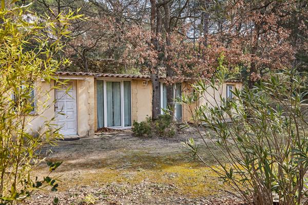 Propriété Rognes 5 pièces 124 m2 avec dépendance T2 sur parcelle de plus d'un hectare