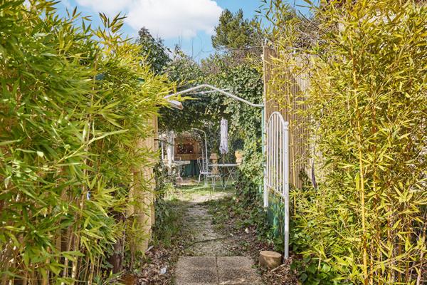 Propriété Rognes 5 pièces 124 m2 avec dépendance T2 sur parcelle de plus d'un hectare