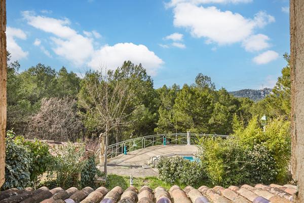 Propriété Rognes 5 pièces 124 m2 avec dépendance T2 sur parcelle de plus d'un hectare