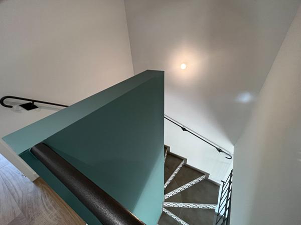 HYERES Ouest , A Vendre, Villa Neuve T7, 142.50 M2, Jardin, Piscine, Garage.