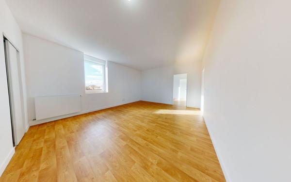 Appartement à louer    3 pièces • 72,98 m2 Jassans-Riottier