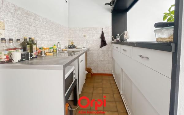 Immeuble à vendre    2 pièces • 90 m2 Montluçon