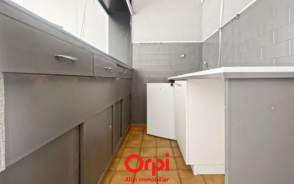 Immeuble à vendre    2 pièces • 90 m2 Montluçon