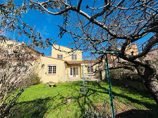 Maison a Carcassonne avec jardin et garage