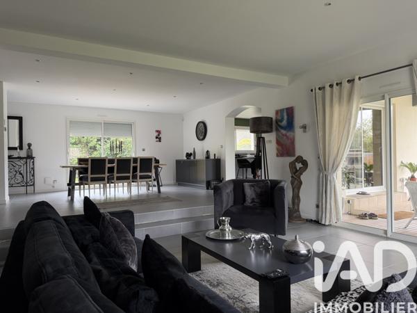 Maison à vendre 10 pièces 238 m² Parentis-en-Born