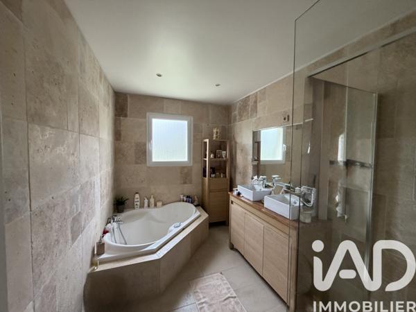 Maison à vendre 10 pièces 238 m² Parentis-en-Born