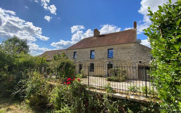 Maison à vendre    8 pièces •  Semallé