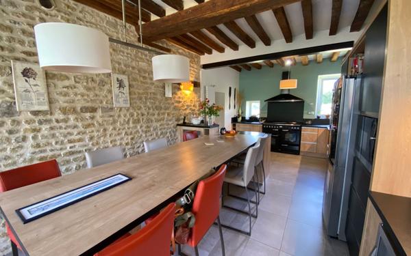 Maison à vendre    8 pièces •  Semallé