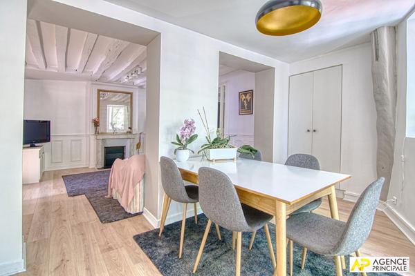 Versailles Notre-Dame Avenue de St-Cloud - Appartement 5 pièces de 95 m² situé au 2ème étage d'un immeuble XVIIIème €795 000 ** - Référence 27519