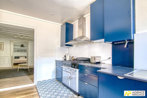 Versailles Notre-Dame Avenue de St-Cloud - Appartement 5 pièces de 95 m² situé au 2ème étage d'un immeuble XVIIIème €795 000 ** - Référence 27519