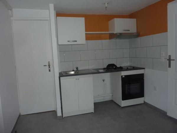 LISIEUX, F1 d'env.26 m² au 2ème étage , Lisieux