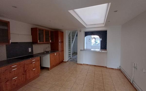 Maison à louer    4 pièces • 98 m2 Estaires