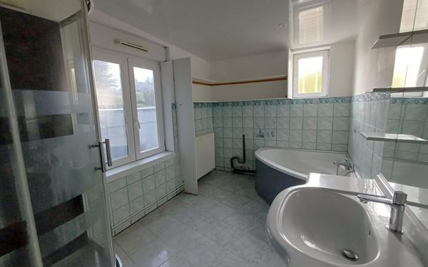 Maison à louer    4 pièces • 98 m2 Estaires