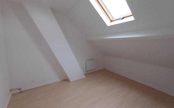 Maison à louer    4 pièces • 98 m2 Estaires