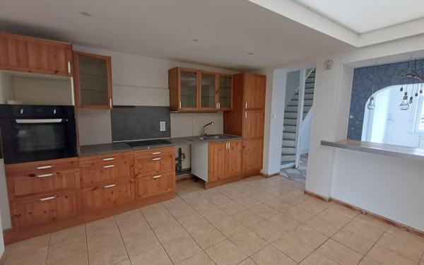 Maison à louer    4 pièces • 98 m2 Estaires