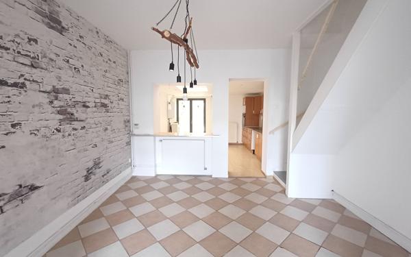 Maison à louer    4 pièces • 98 m2 Estaires