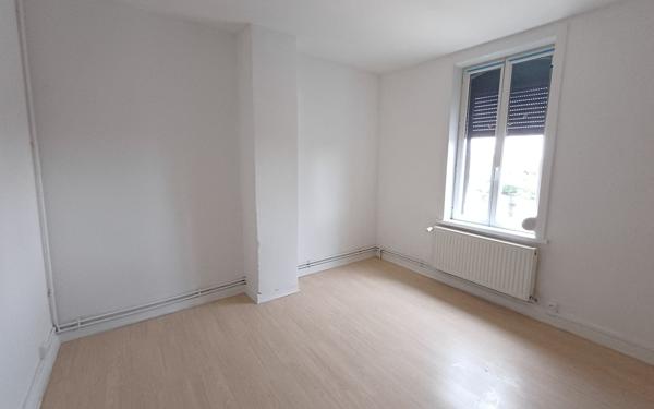 Maison à louer    4 pièces • 98 m2 Estaires