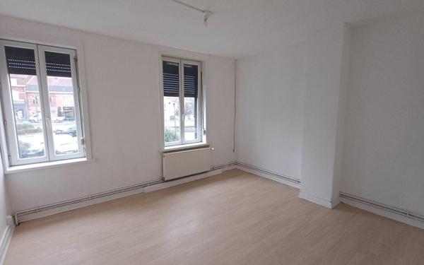 Maison à louer    4 pièces • 98 m2 Estaires