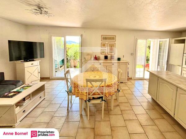 Villa individuelle 6 pièces 148 m2 avec jardin arboré, terrasse et cave