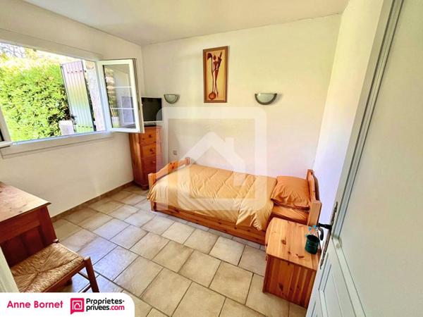 Villa individuelle 6 pièces 148 m2 avec jardin arboré, terrasse et cave