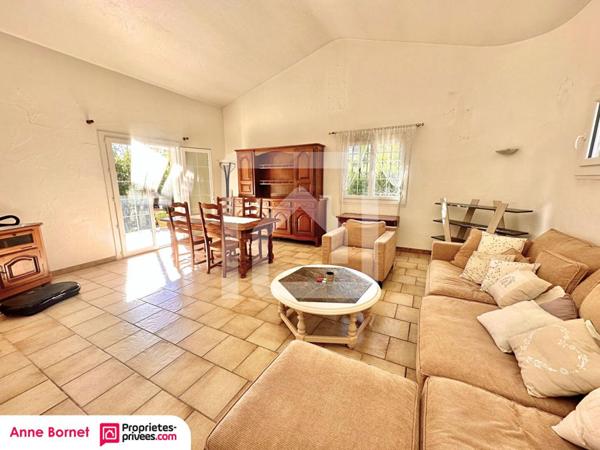 Villa individuelle 6 pièces 148 m2 avec jardin arboré, terrasse et cave