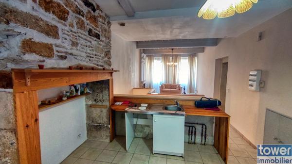 Maison de village
                                                                                                                                                                                                                                                                                                                        7 pièce(s)                                                                                                                                                                                                          4 chambre(s)                                                                                                                                                                                                          221  m²