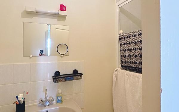Appartement à vendre    2 pièces • 38 m2 Tours