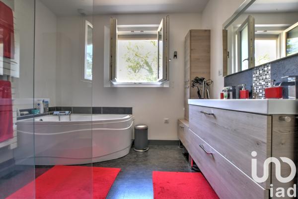 Maison à vendre 6 pièces 163 m² Saint-Priest-Taurion