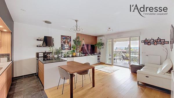 PUTEAUX / Eco Quartier des Bergères (Cour des Ducs) - 3 pièces de 69 m² avec loggia et parking boxé