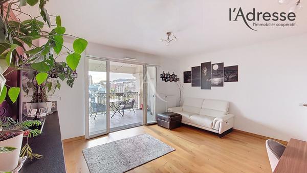 PUTEAUX / Eco Quartier des Bergères (Cour des Ducs) - 3 pièces de 69 m² avec loggia et parking boxé