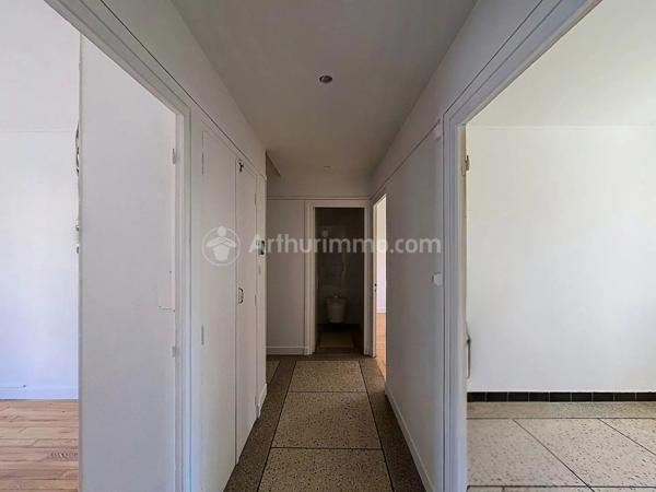 Location                                                      Appartement
                        
                     3 pièces                      60 m2                     à Veyre-Monton