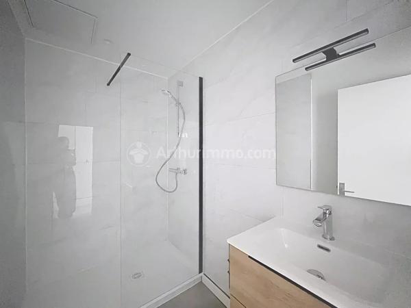 Location                                                      Appartement
                        
                     3 pièces                      60 m2                     à Veyre-Monton