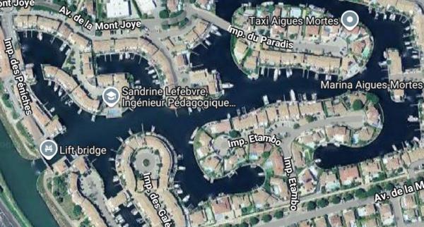 Marina - 3 chambres - 3 salles d'eau et WC + poste d'amarrage + garage