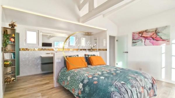 Marina - 3 chambres - 3 salles d'eau et WC + poste d'amarrage + garage