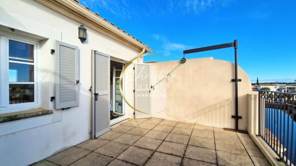 Marina - 3 chambres - 3 salles d'eau et WC + poste d'amarrage + garage