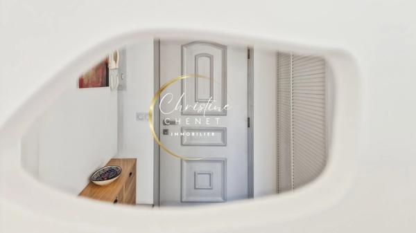 Marina - 3 chambres - 3 salles d'eau et WC + poste d'amarrage + garage