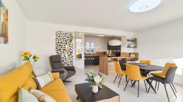 Marina - 3 chambres - 3 salles d'eau et WC + poste d'amarrage + garage