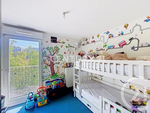 Appartement T3 à vendre  3 pièces - 60,91 m 2   NOISY LE GRAND  - 93