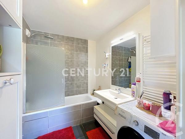 Appartement T3 à vendre  3 pièces - 60,91 m 2   NOISY LE GRAND  - 93