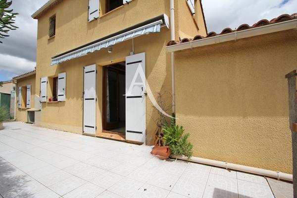 VILLENEUVE LES MAGUELONE - VILLA NON MITOYENNE - T5 - CONSTRUCTION 1990 -101 M2 - 3 CHAMBRES - 1 MEZZANINE 2 SDE - GARAGE - 2 PARKINGS - CLIMATISATION - VILLA TRÈS BIEN ENTRETENUE - PROXIMITÉ IMMÉDIATE DE L'ARRET DE BUS N°44 "LES MOURES"