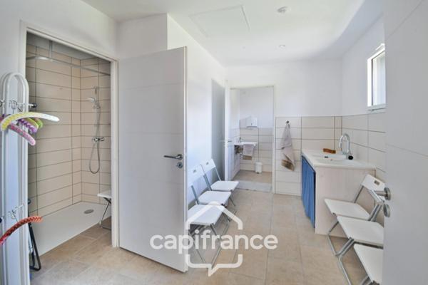 Propriété avec gîtes et chambres d’hôtes dans dépendances séparées et Maison bressane rénovée de 140 m² – Terrain 4374 m² –LOUHANS (71500)