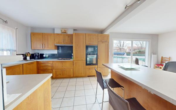 Maison à vendre    6 pièces • 170 m2 Chassieu