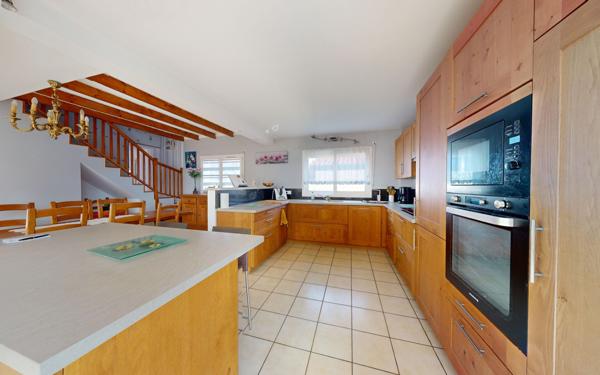 Maison à vendre    6 pièces • 170 m2 Chassieu