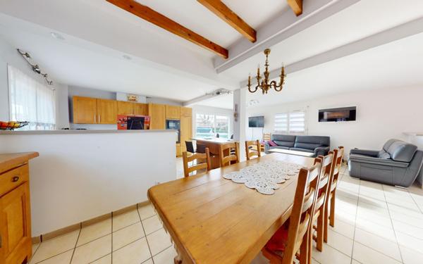 Maison à vendre    6 pièces • 170 m2 Chassieu