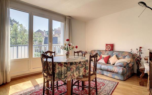 Appartement à vendre    2 pièces • 44,14 m2 Issy-les-Moulineaux