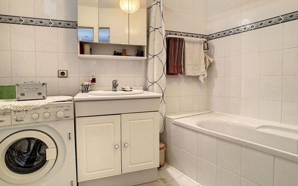 Appartement à vendre    2 pièces • 44,14 m2 Issy-les-Moulineaux