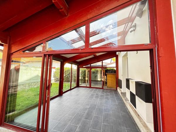 Maison entièrement rénovée T4